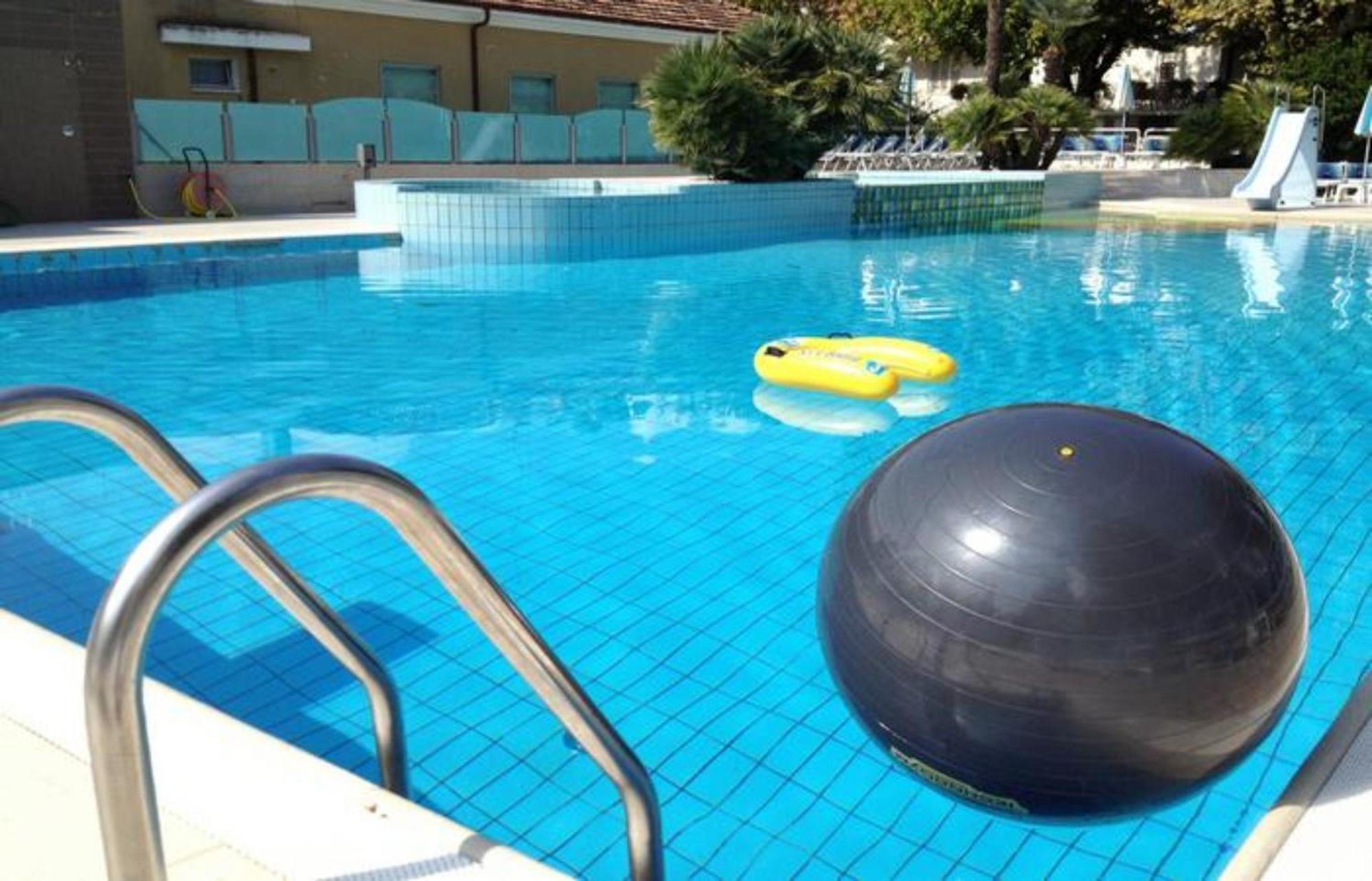 Hotel Paris Resort Bellaria-Igea Marina Buitenkant foto