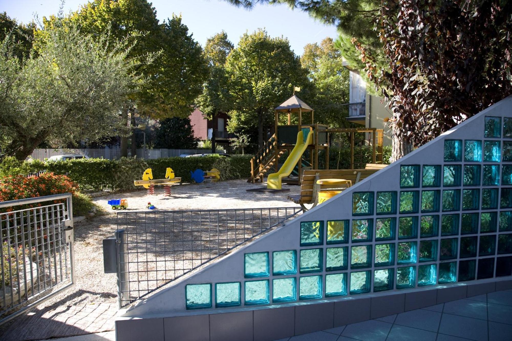 Hotel Paris Resort Bellaria-Igea Marina Buitenkant foto