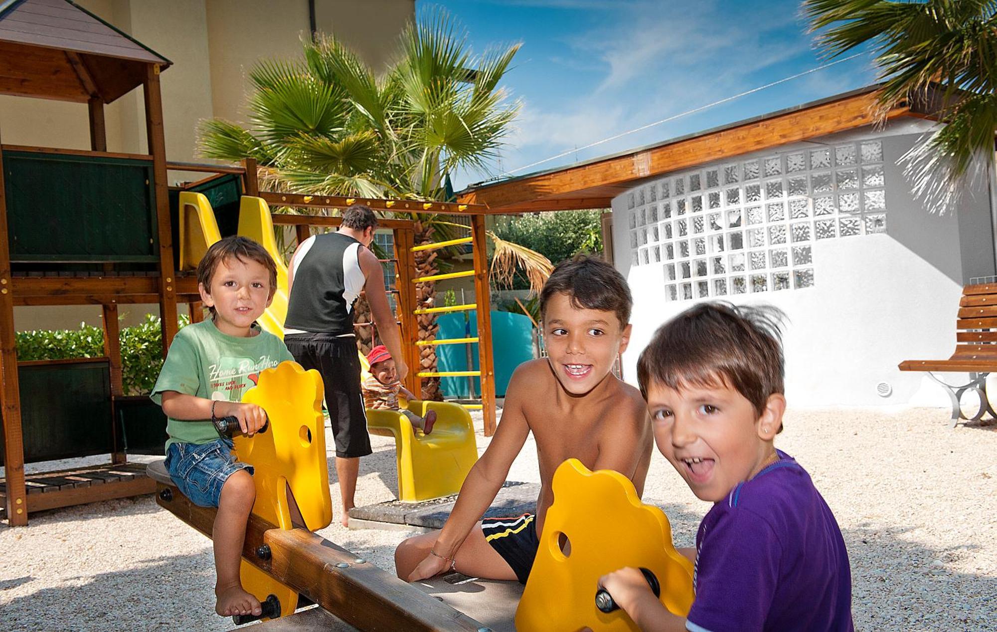 Hotel Paris Resort Bellaria-Igea Marina Buitenkant foto