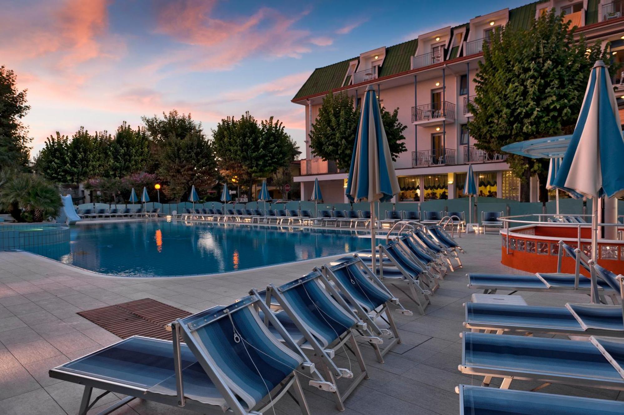 Hotel Paris Resort Bellaria-Igea Marina Buitenkant foto